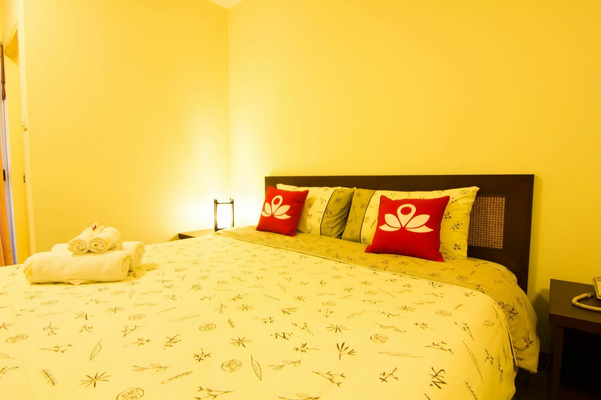 Zen Rooms Sukhumvit 81 Бангкок Екстер'єр фото